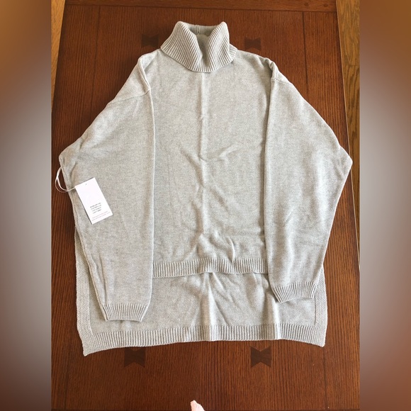 EMMA KNUDSEN Hunter Hi-Lo Turtleneck - Picture 3 of 4